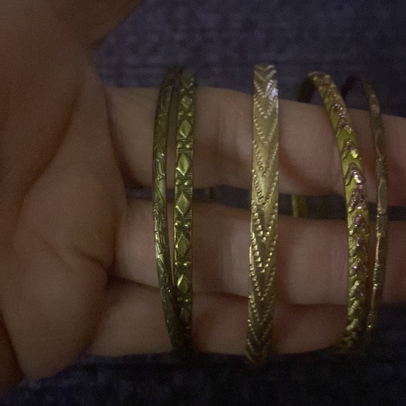 15 - silver tone Bangle bracelets  nice quality - Picture 4 of 4